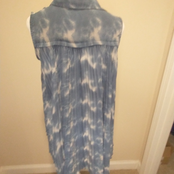 BCBGMaxAzria Blue/White Watercolor Button Down Blouse - Picture 3 of 10